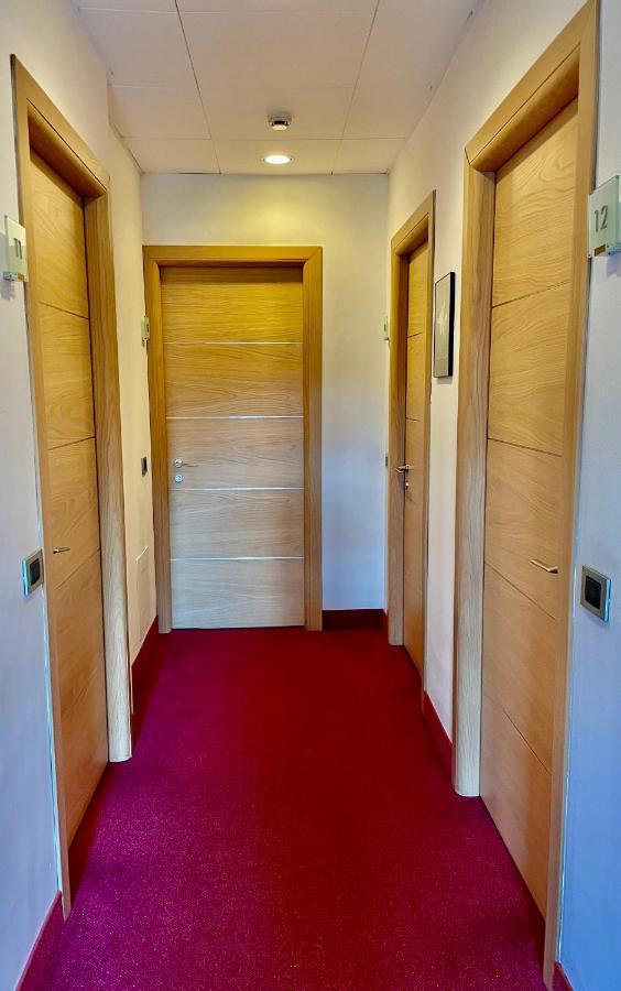 Hotel Visconti Cardano Al Campo Εξωτερικό φωτογραφία